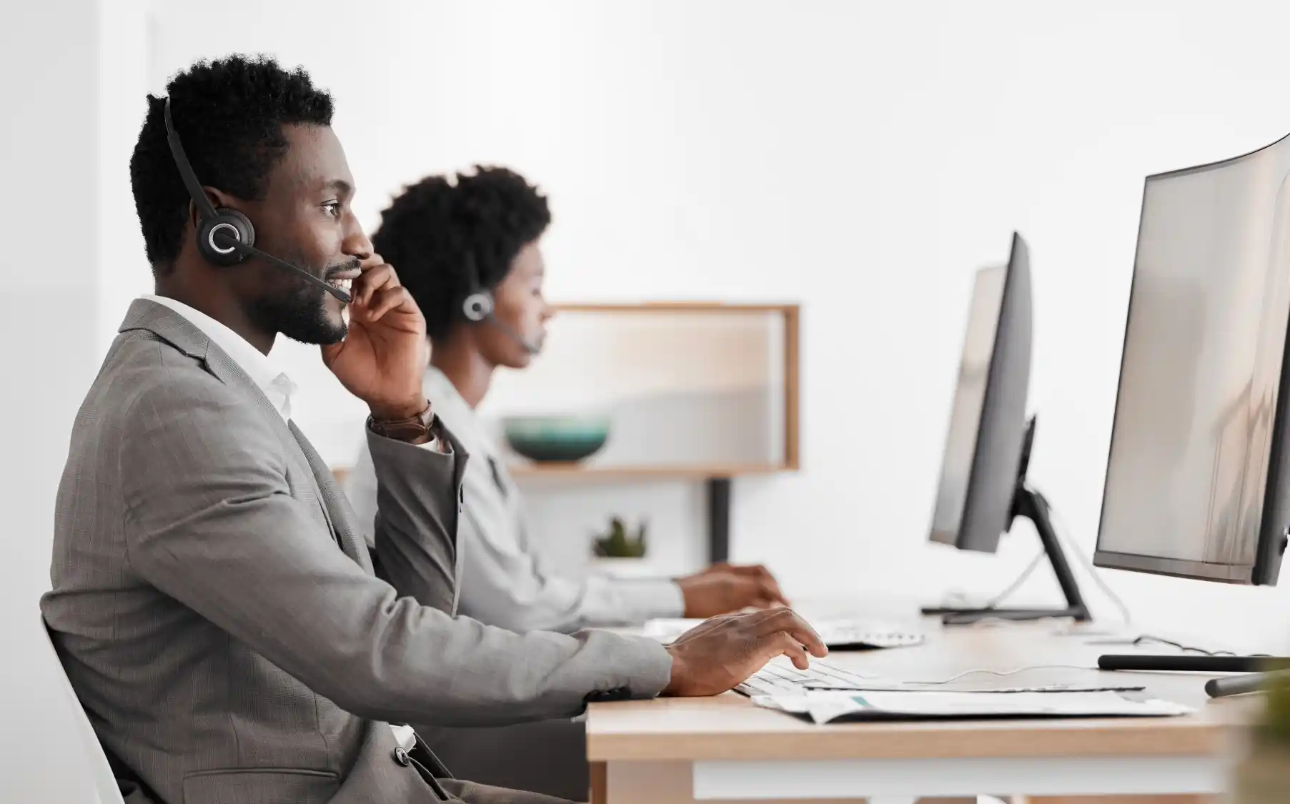 Création de centres d’appel à l’externe et recrutement